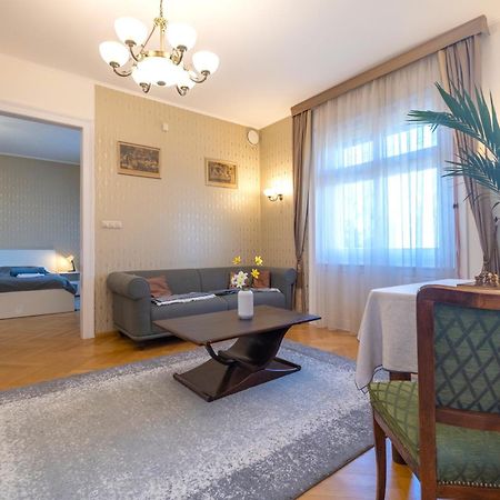 Giovanni'S Airport House Будапеща Екстериор снимка